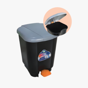LIXEIRA COM PEDAL PRETA - 21L